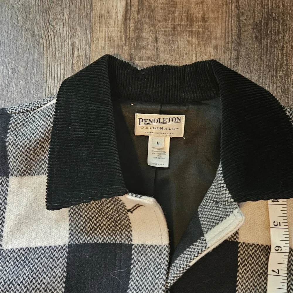 Pendelton virgin wool plaid coat - Picture 6 of 9
